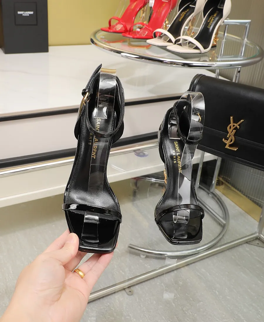 👟👟Ex-factory price 520👟👟 "Saint Laurent" YSL pearl strap high heel classic iron heel sandals, goddess series celebrity style.      Material: Cow patent leather/cowhide upper, fresh and refined. Imported sheepskin foot pads, delicate and comfortable, Italian leather outsole.     ⚠️Heel height 8-10cm.     👣size 35-42 (41 42 customized, non-returnable)
